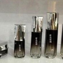  廣州市白云區(qū)順生塑料制品廠 主營(yíng) 化妝品瓶子,pet塑料瓶